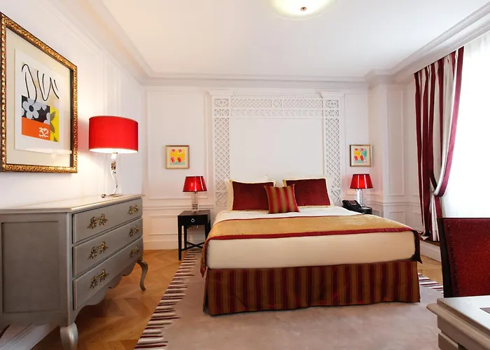 Majestic Hotel Spa - Champs Elysees Paryż