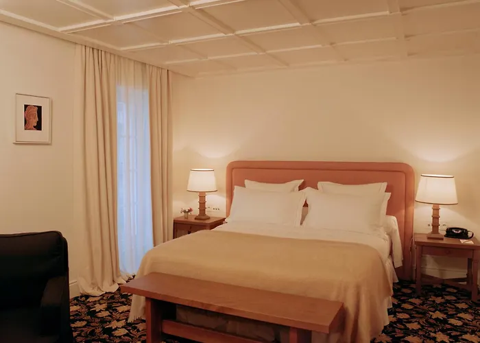 Chateau Voltaire Paris